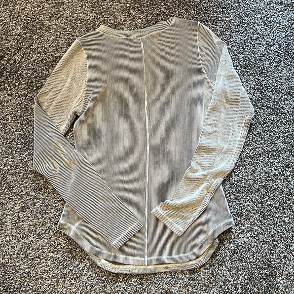 Bucketlist Women's Long Sleeve Henley - Small - Picture 2 of 7